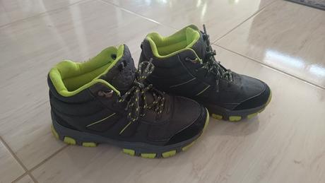 Turistické topánky, 32