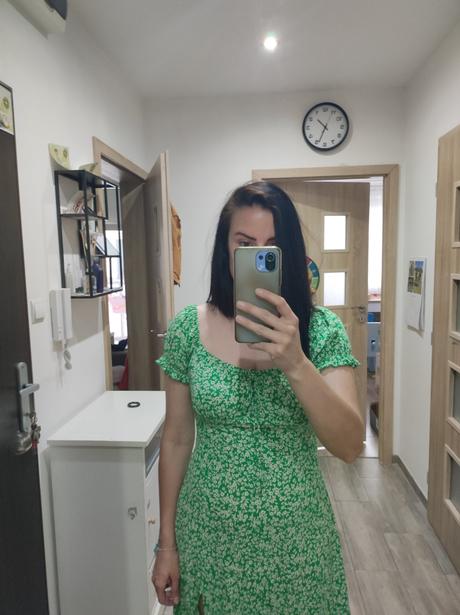 Viskózové kvetované šaty,