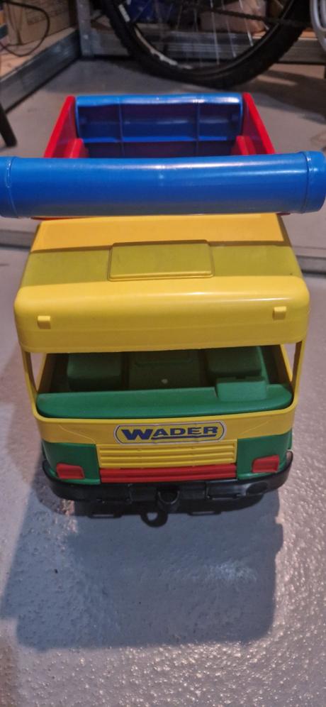 Wader vyklápacie auto, 