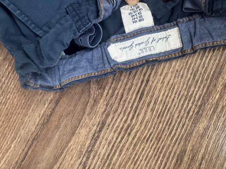 Nohavice, l.o.g.g.,104