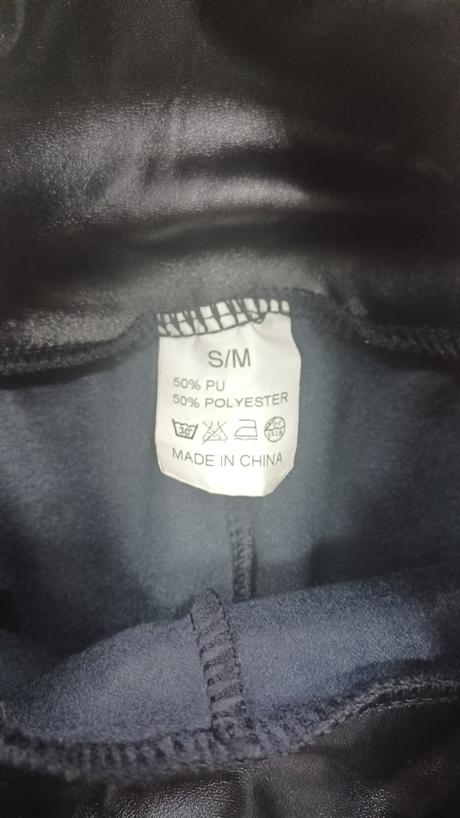 Koženkové legíny, s