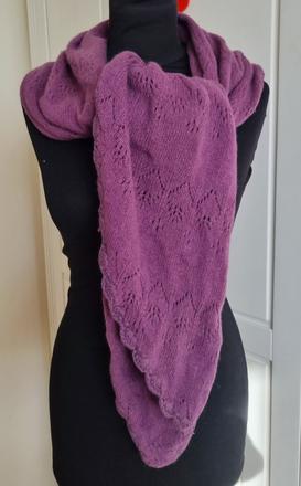 Pletený fialový zaujímavý šál, 