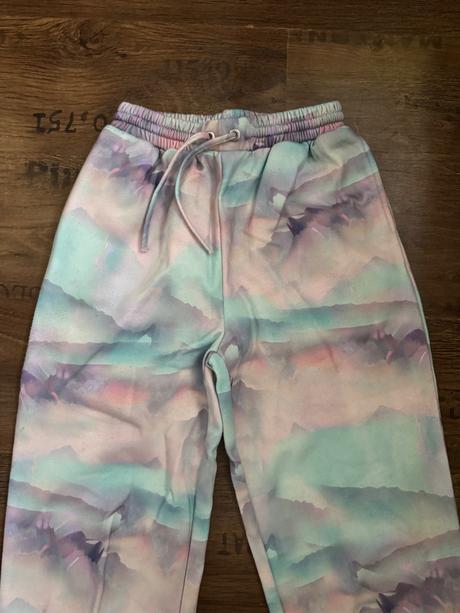 Zaujímavé tepláky, reserved,152