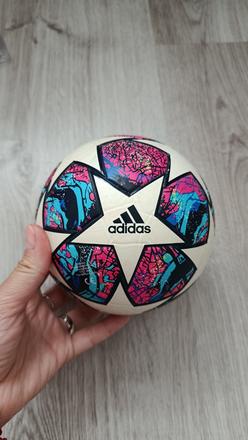 Adidas lopta mala, 