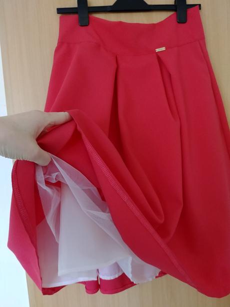 Spolocenska sukna kratka, 42