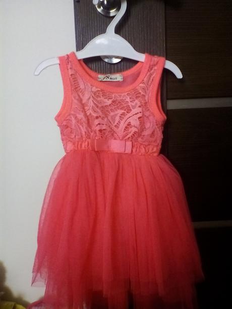 Ružové šaticky, 80