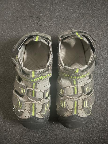 Sandálky s plnou špičkou, umbro,33