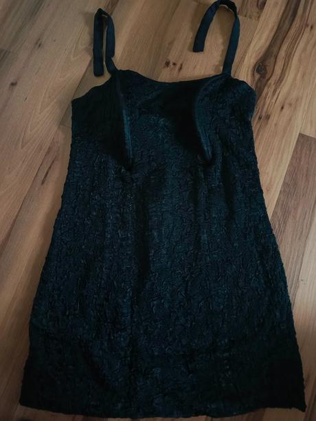 Puzdrové šaty s/m, m