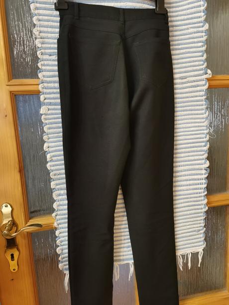 Čierne nohavice, benetton,32