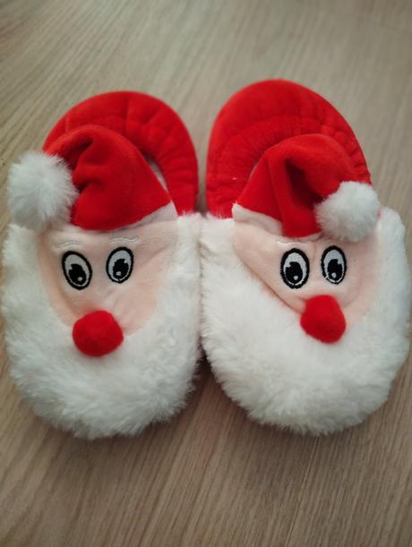 Mikulasske papuce, 26