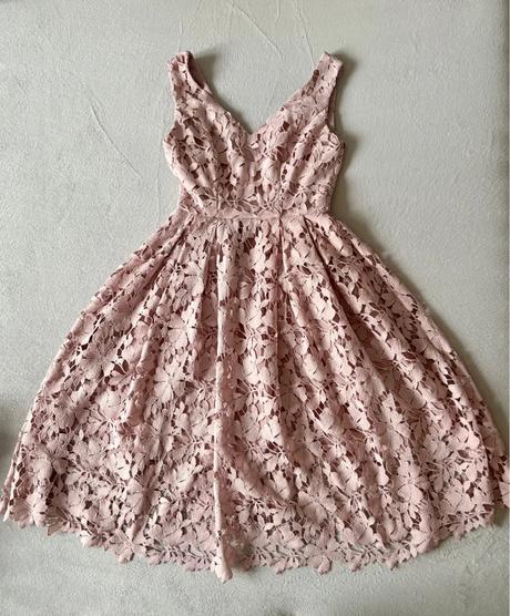 Luxusné čipkované šaty v púdrovo-ružovej farbe, mohito,xs