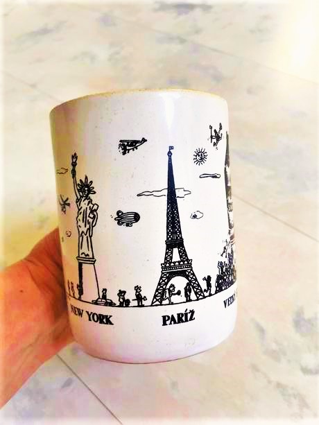 Vtipný keramický hrnček na perá,