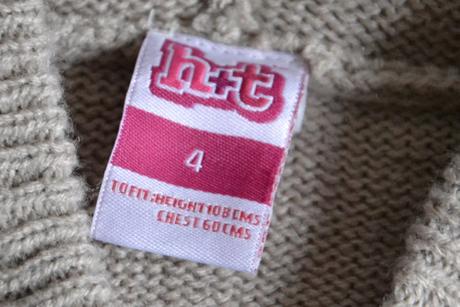 Hnedy predlzeny pulovrik, 104