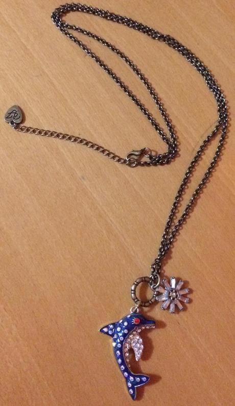 Štrasový delfín betsey johnson, 