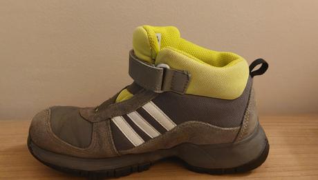 Nová cena vysoké trekové topánky adidas, adidas,32