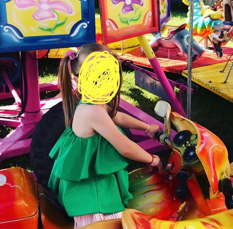 Tielko s volanikmi, zara,110