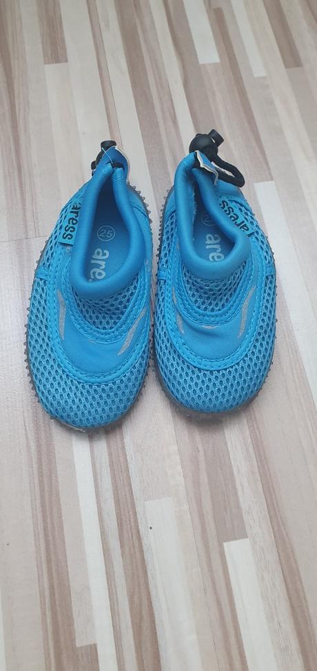 Topánky do vody, 25