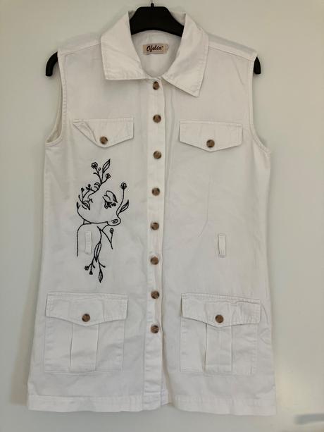 Vyšívané šaty, m