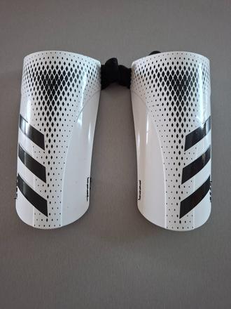 Chrániče adidas,