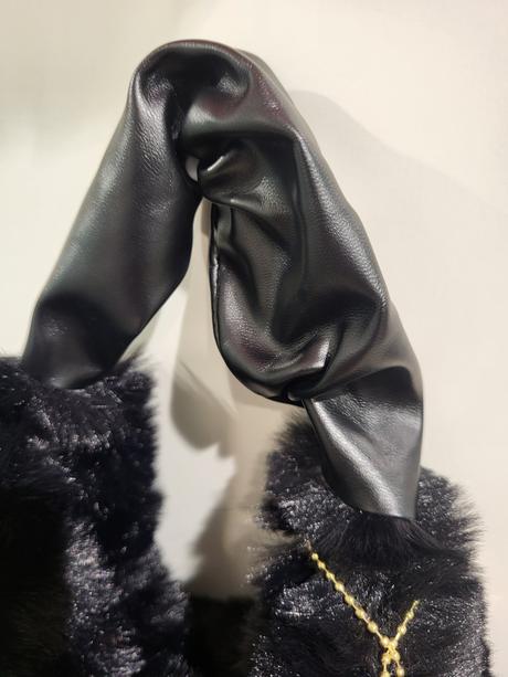 Kožušinková kabelka-čierna, 