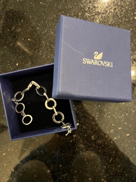 Swarovski náramok, swarovski