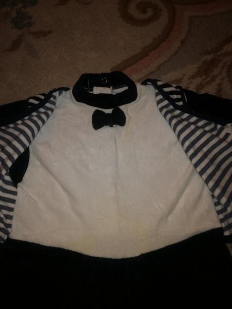 Zamatovy overal s motylikom, 80