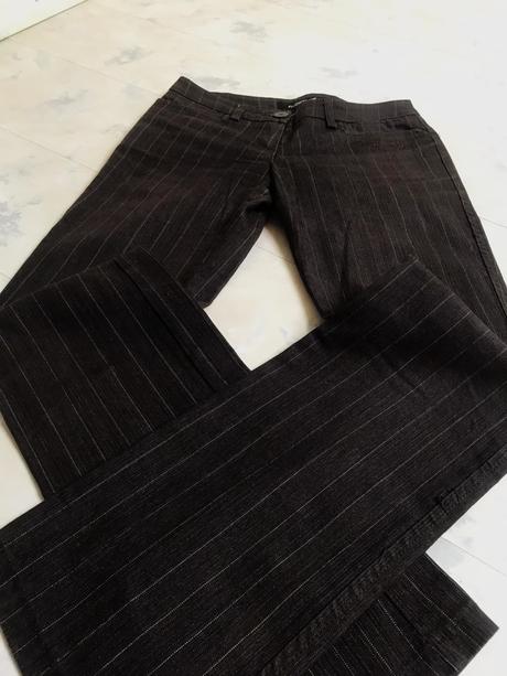 Rozšírené nohavice, 34