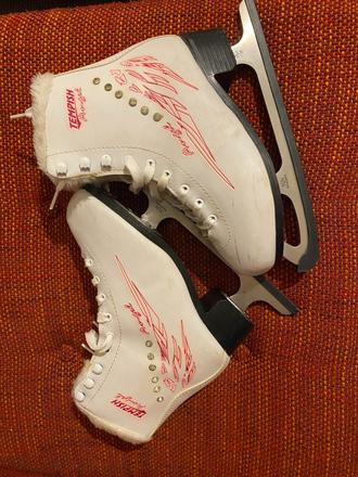 Dievčenské korčule, 36