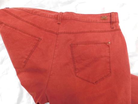 Luxusne damske strečove nohavice/rifle, 42