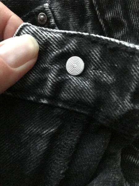 Dá sa vytiahnuť a presunúť tento typ gombíka?