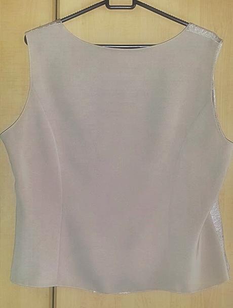 Trojdielny sukňový kostým, 46