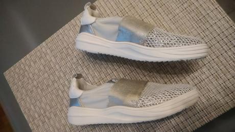 Strieborné poltopánky č. 33 zn. cortina, 33