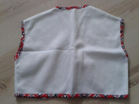 Vesty a komplety, 80