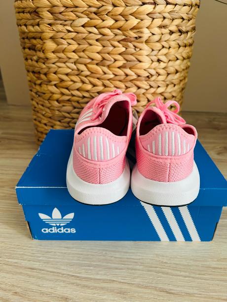 Krásne tenisky značky adidas, pc 85,95 eur, adidas,35