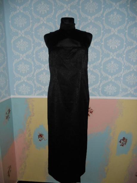 Zaujímavé šaty, 40