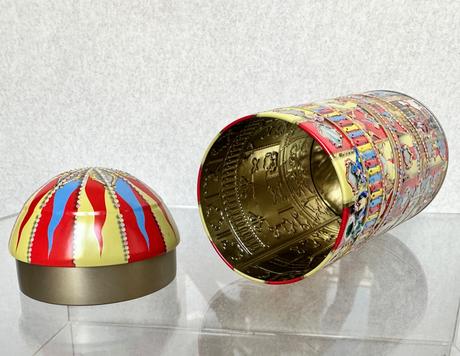 Dekoratívna plechová dóza churchill's,