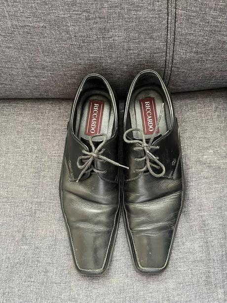 Slavnostne topanky, 39