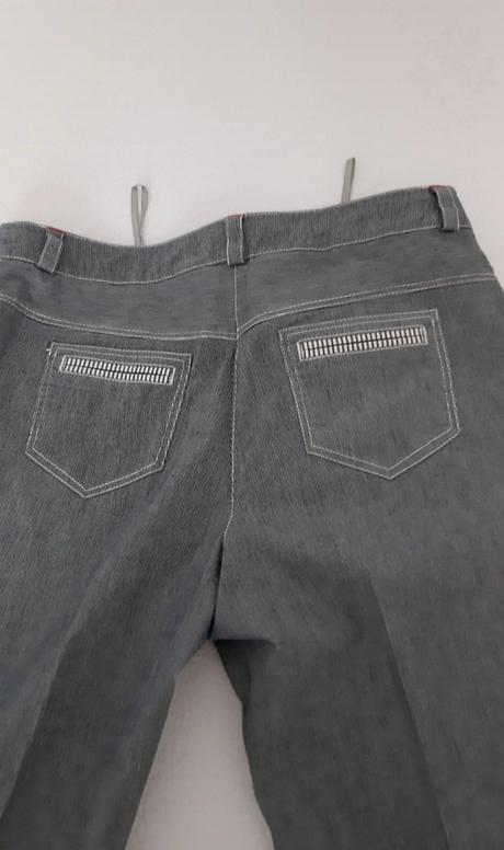 Elegantny kostym, 46