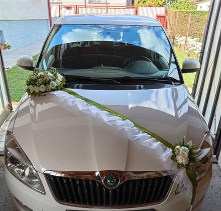 Výzdoba na svadobné auto. priemer 30 cm.,