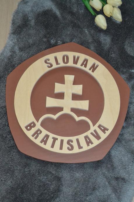 Drevený znak šk slovan bratislava ručne robená d,