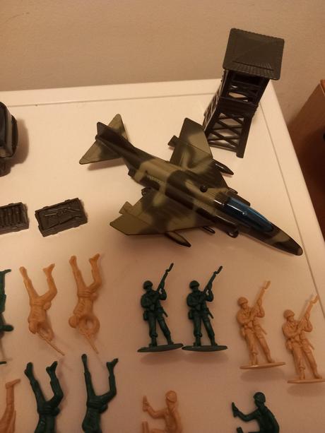 Veľká vojenská sada na hranie,