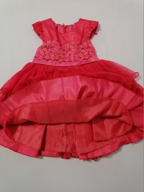 Slavnostne saty s bohatou suknou, 98