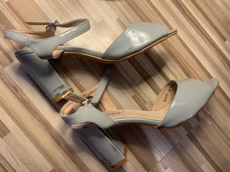 Sandálky na podpatku, 39