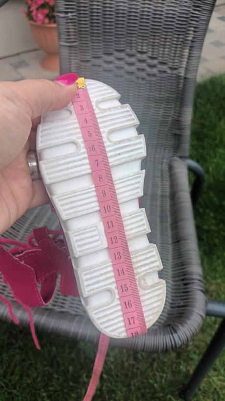 Krásne ružové sandálky, 26