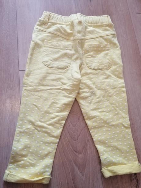 Žlté tepláčky, ergee,86