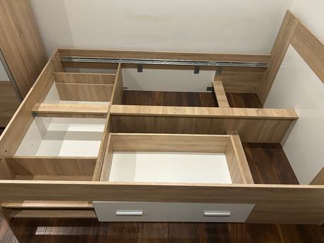 Posteľ 140x200, šírka (cm): 140,dĺžka (cm): 200