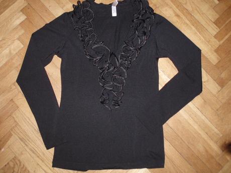 Čierne tričko nenosené, s