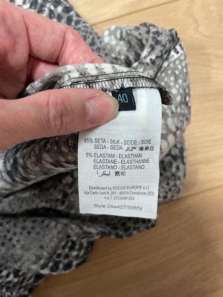 Hodvábny top guess, guess,38