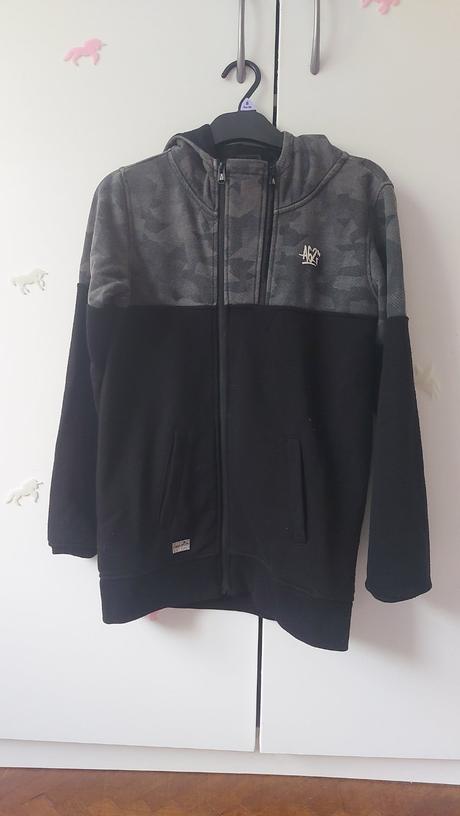 Predám chlapčenskú mikinu veľ158-164cm, chapter young,158