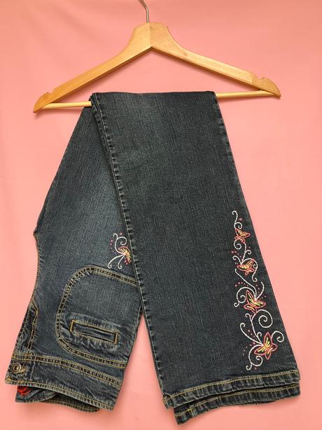 Dámske zvonové upcycled ručne vyšívané rifle, 38 / m